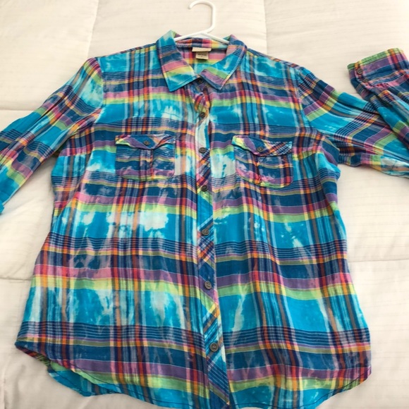 Day trip brand shirt. - Picture 2 of 4